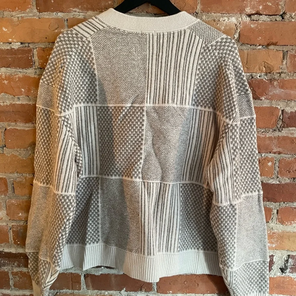 Abercrombie sweater - Picture 3 of 3